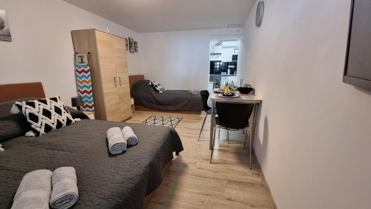 Holiness Apartmanok Szeged Exterior photo