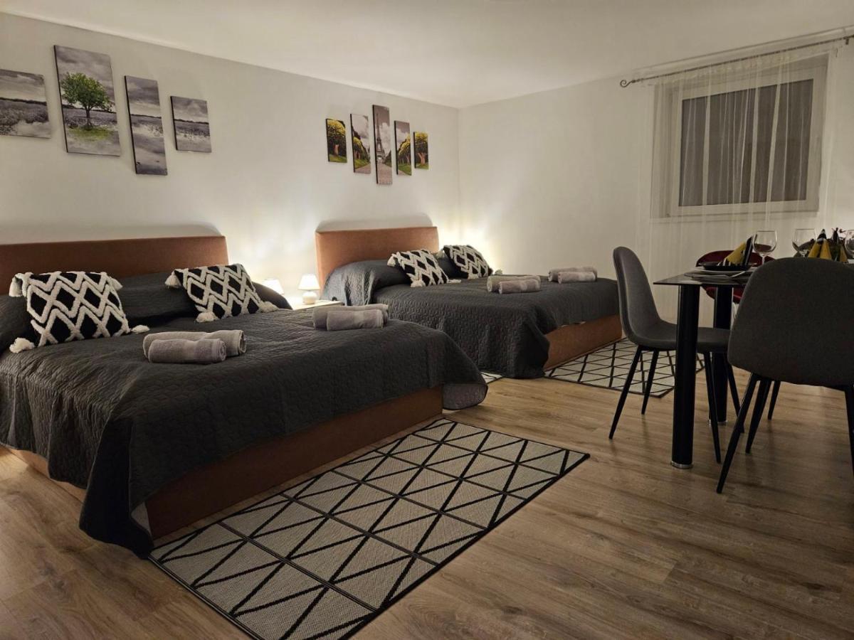 Holiness Apartmanok Szeged Exterior photo